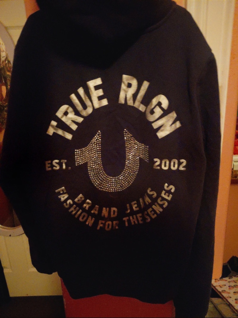 🙏🏽True Religion Black Pullover with Gold Logo Print🙏🏽